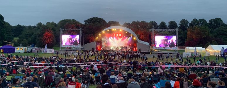 Darley Park Concert with audience in foreground